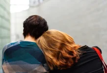 How to know if a girl likes you