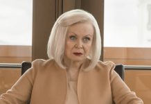 Sally struthers yellowstone